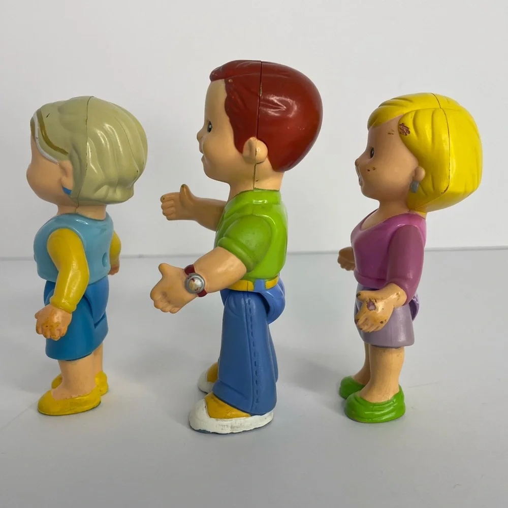 Fisher Price My First Dollhouse Grandma Mom And Dad With Chair and Table Lamp - Picture 5 of 11